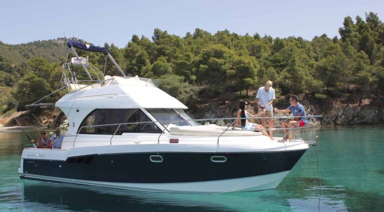 Beneteau Antares 10 (10)