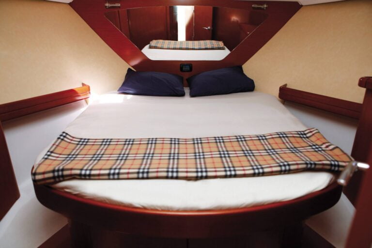 Beneteau Antares 10 (3)