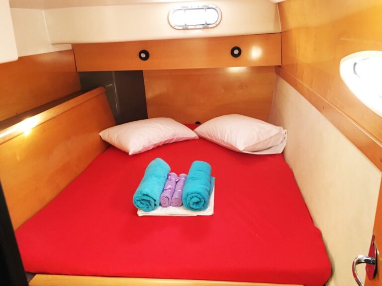 Fountain Pajot Lavezzi 40 (17)