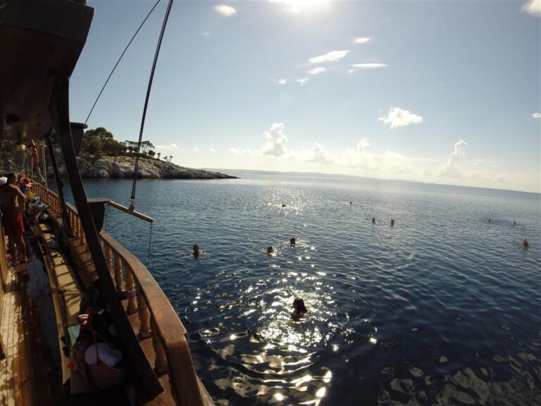 Pirate-Wooden-Ship-4