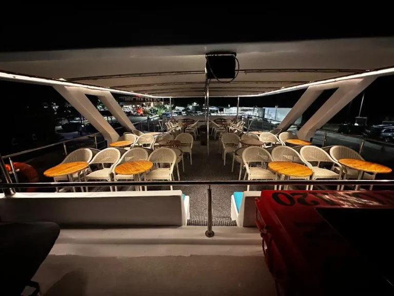 Glass Bottom Motor Yacht 150 Guests (11)