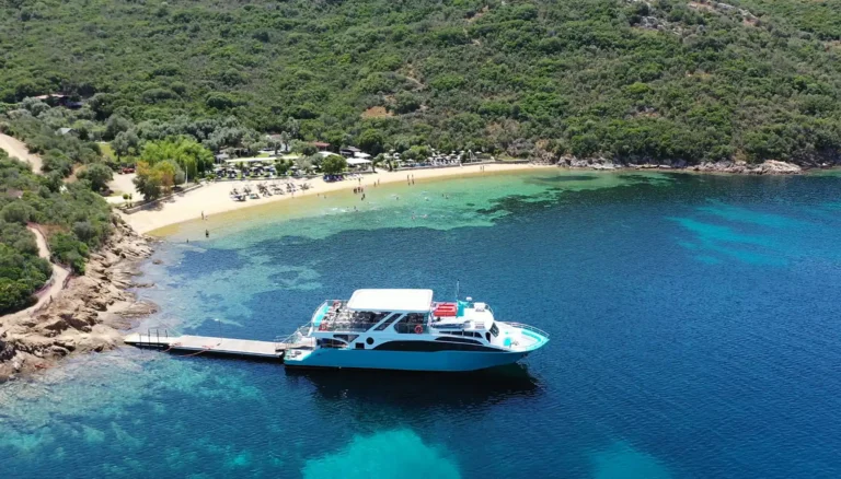 Glass Bottom Motor Yacht 150 Guests (5)