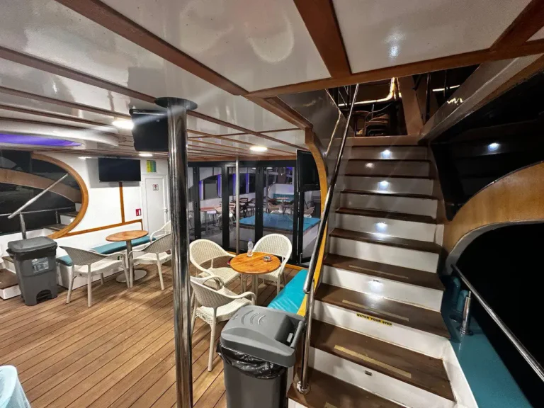 Glass Bottom Motor Yacht 150 Guests (9)