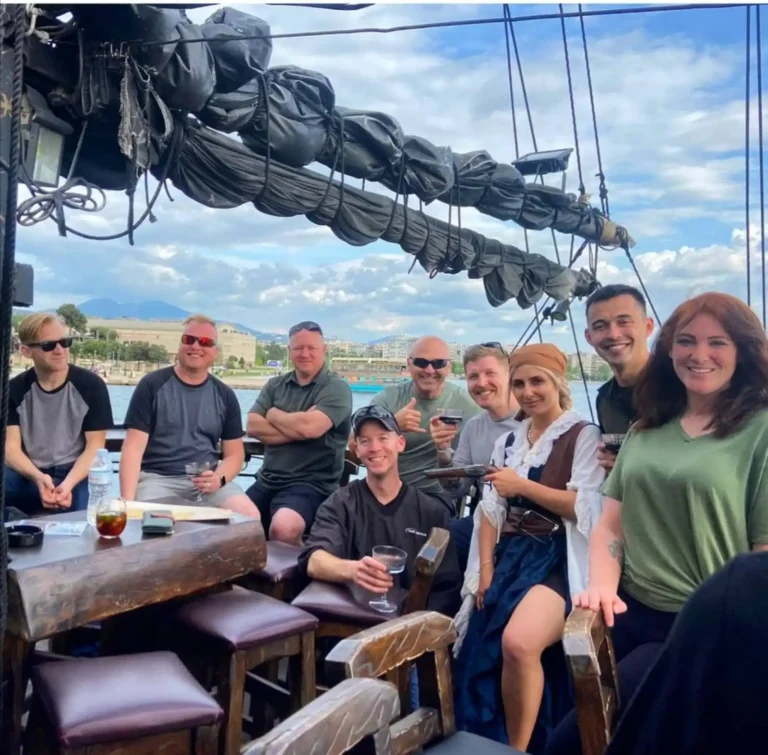 wooden piraten θεσσαλονικη 150 guests 10