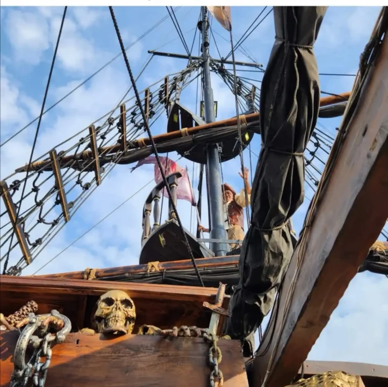 wooden piraten θεσσαλονικη 150 guests 12