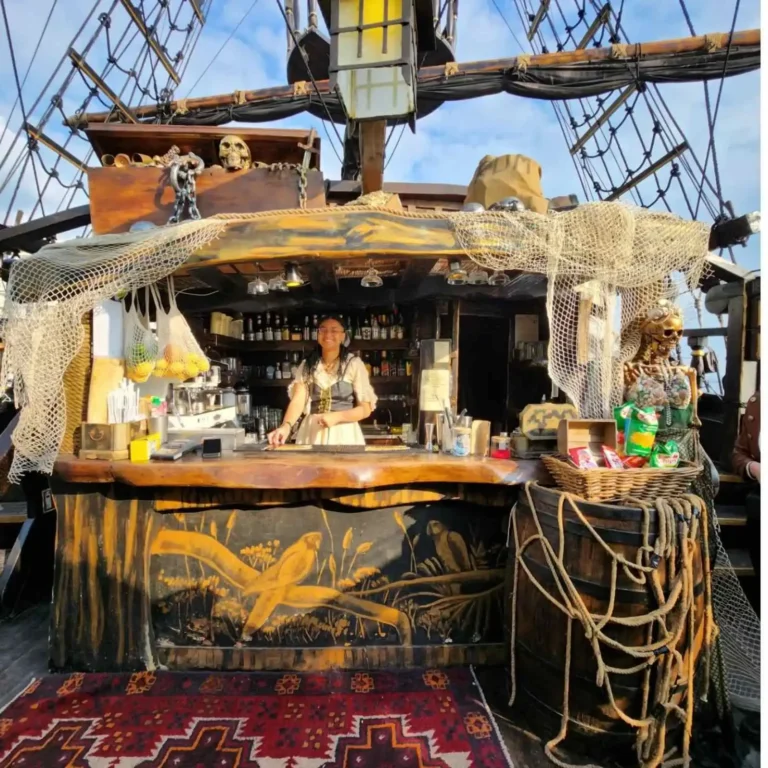 wooden piraten θεσσαλονικη 150 guests