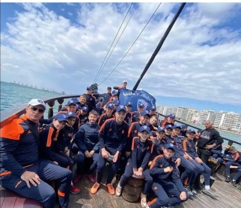 wooden piraten θεσσαλονικη 150 guests 9